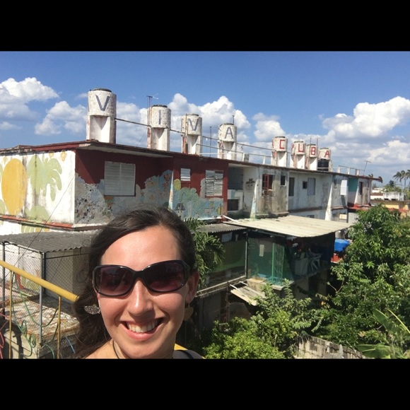 Meet your Posher, Elle - Picture 6 of 8